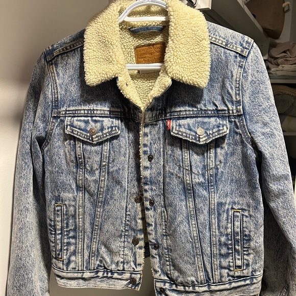 Womens Levi’s sherpa trucker jacket - Picture 1 of 2